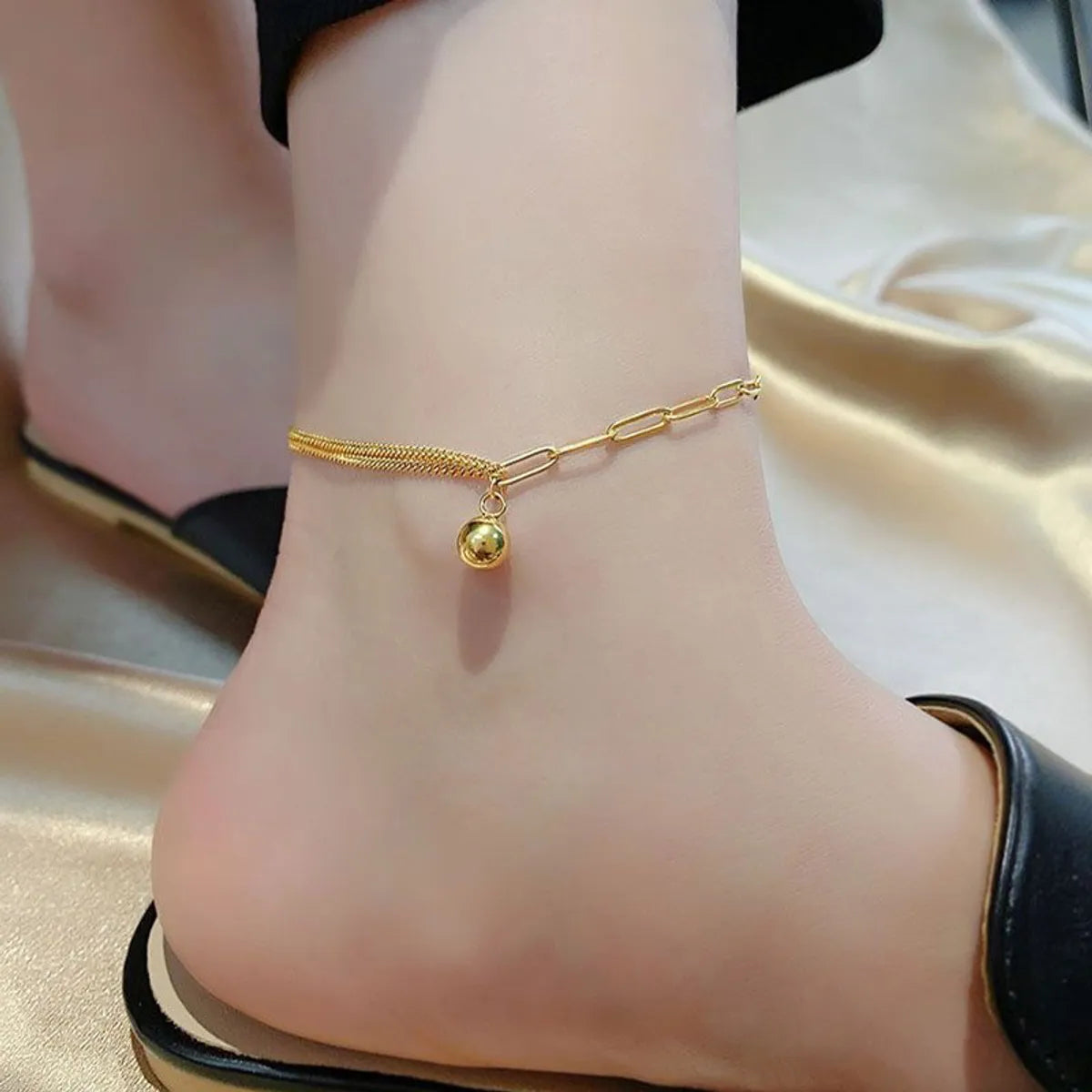 Gold Plated 304 Stainless Steel Anklet with Round Charm – Hawaiian Style | Dariya Jewelry