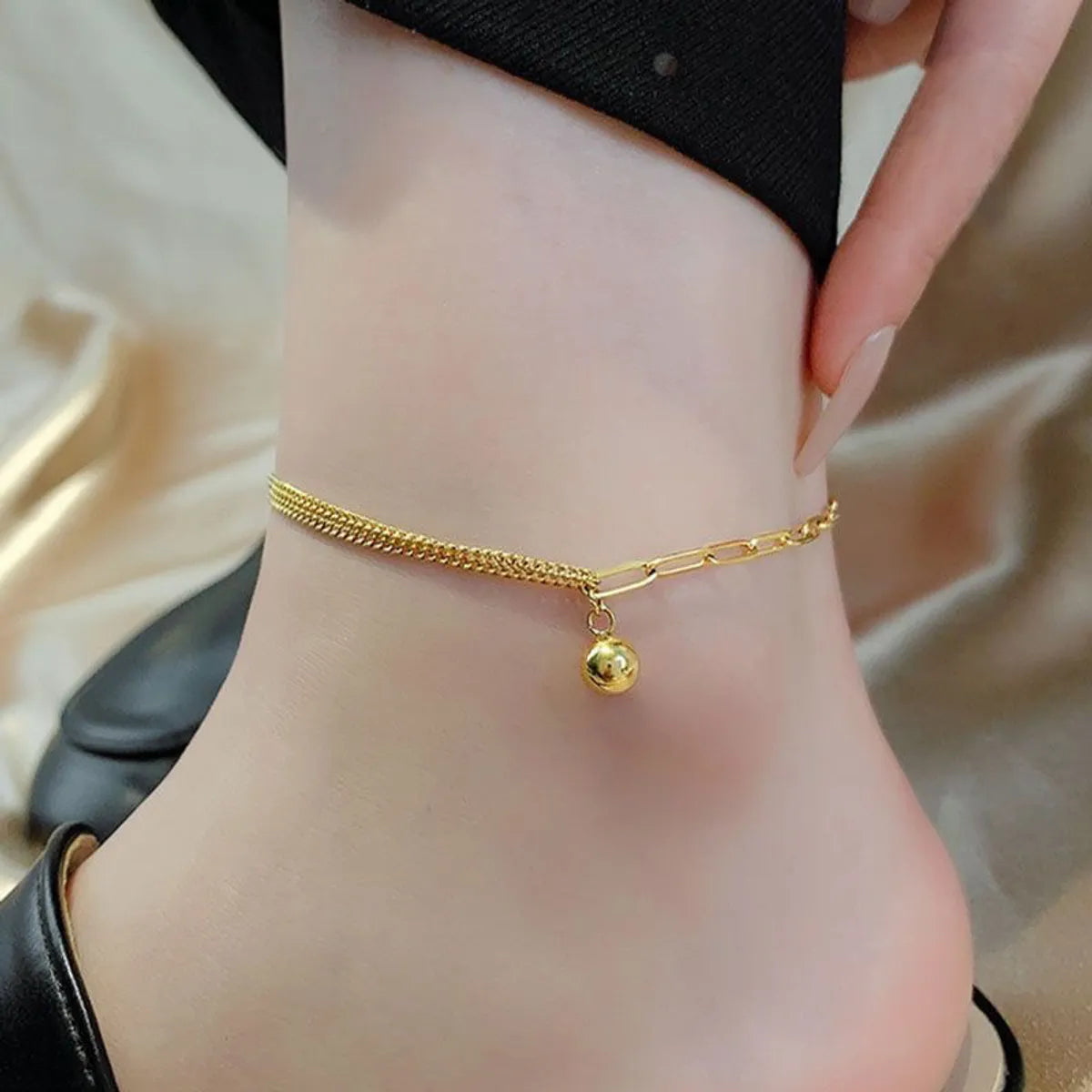 Gold Plated 304 Stainless Steel Anklet with Round Charm – Hawaiian Style | Dariya Jewelry
