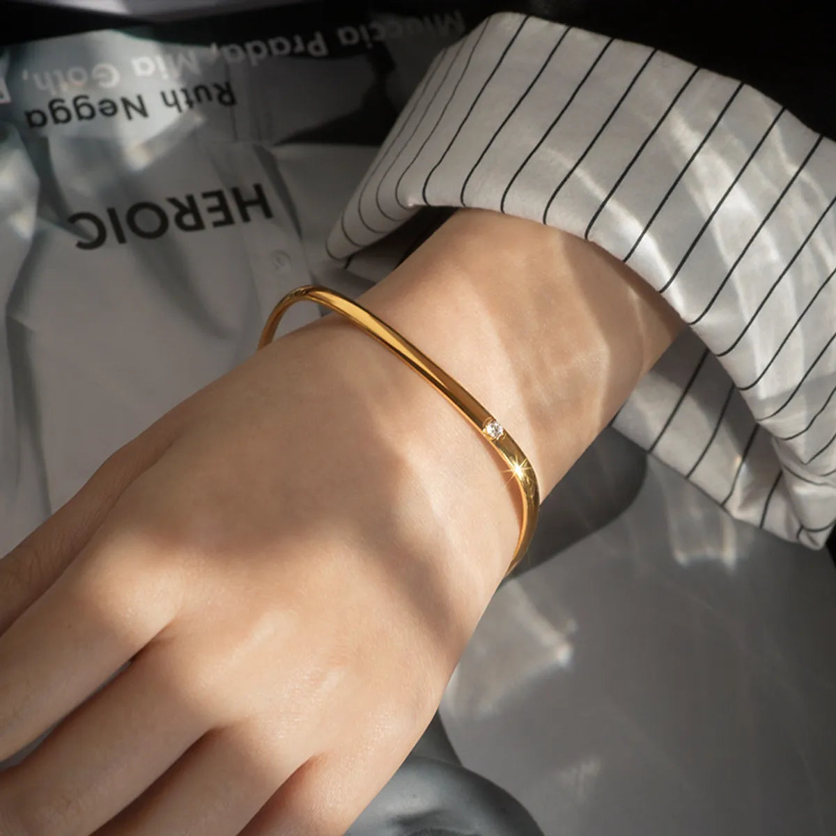 Lady Geometric Titanium Steel Plating Zircon Bangle - Elegant & Trendy (1 Piece)