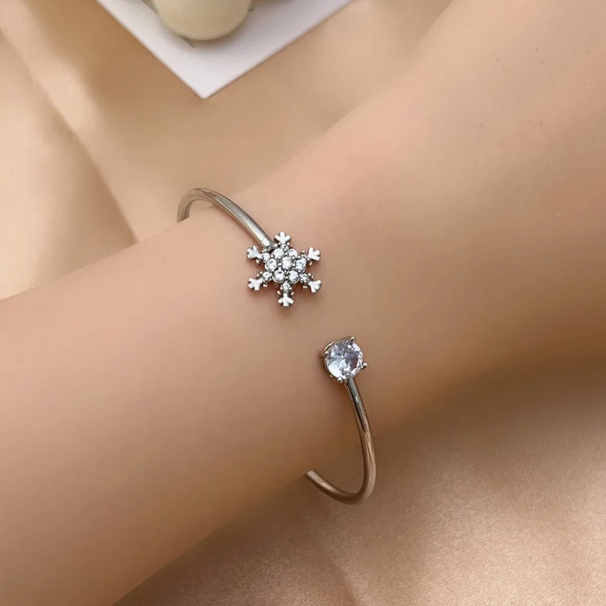 Elegant Flower Zircon Open Bangle – Gold & White Gold Plated Copper Cuff