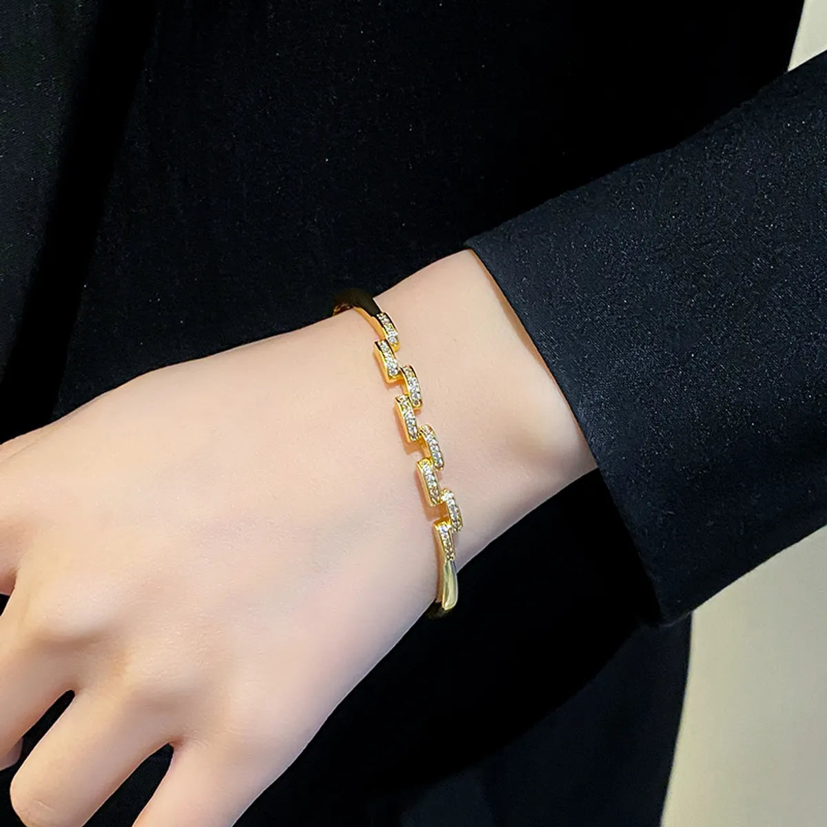 Glam Luxurious 18k Gold-Plated & Silver-Plated Zircon Bangle for Women - Elegant & Shiny