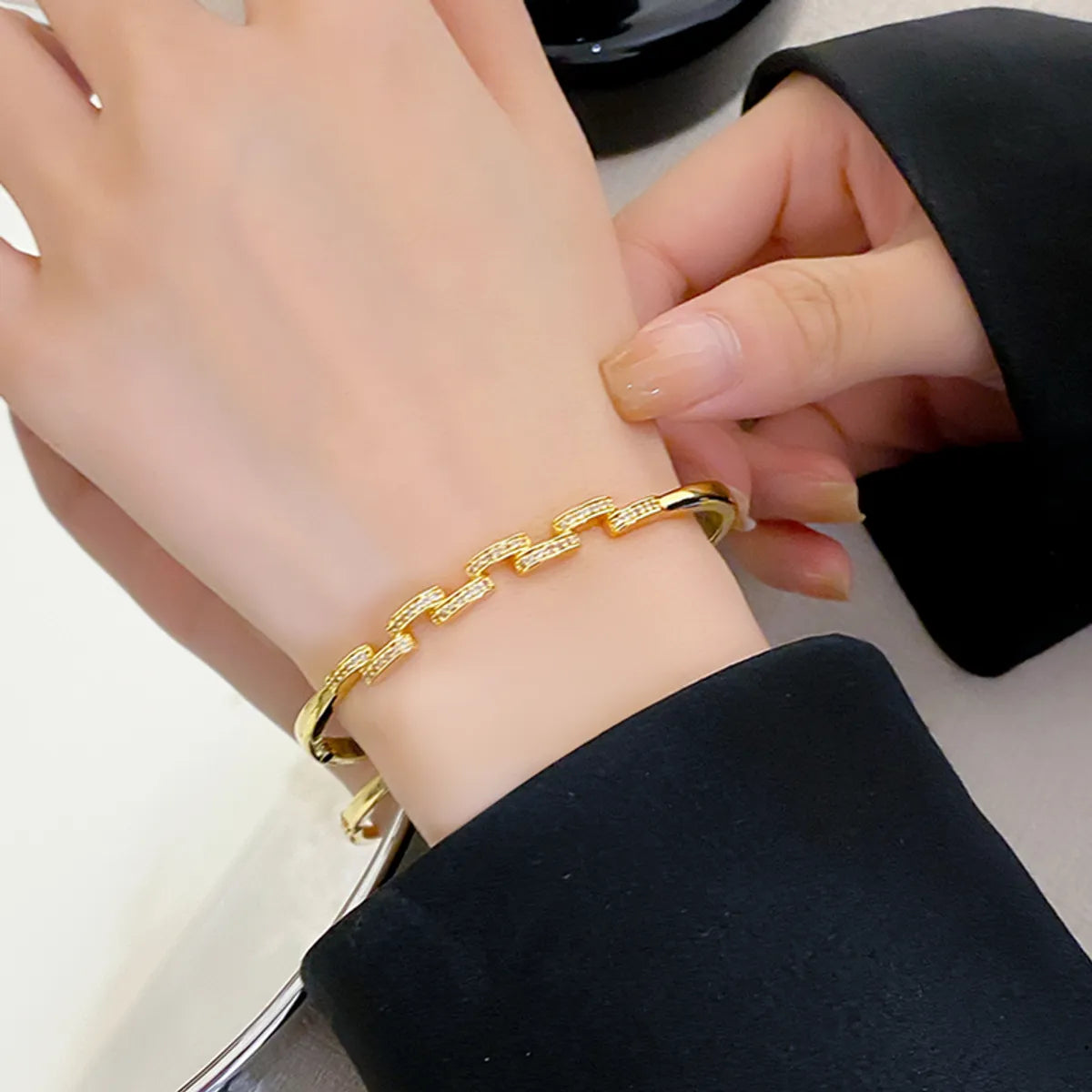 Glam Luxurious 18k Gold-Plated & Silver-Plated Zircon Bangle for Women - Elegant & Shiny