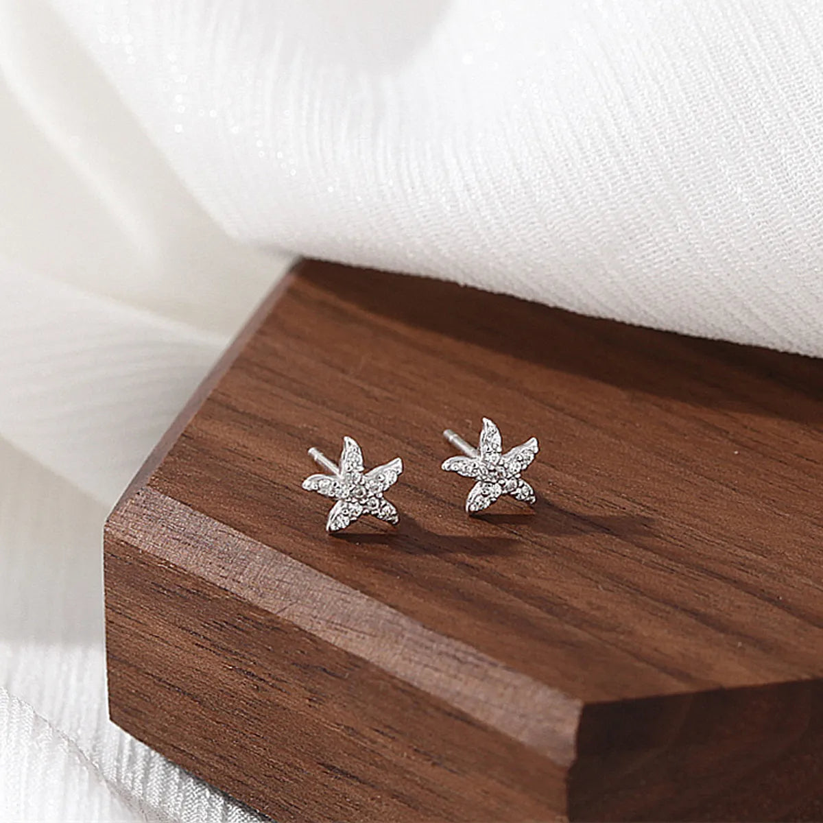 1 Pair Simple Style Starfish Inlay Sterling Silver Zircon Ear Studs – Elegant, Sparkling Jewelry for