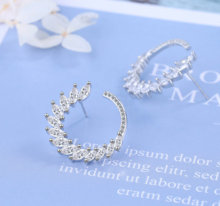 1 Pair Simple Style Shiny Leaf Inlay Copper Zircon Ear Studs – Elegant & Trendy