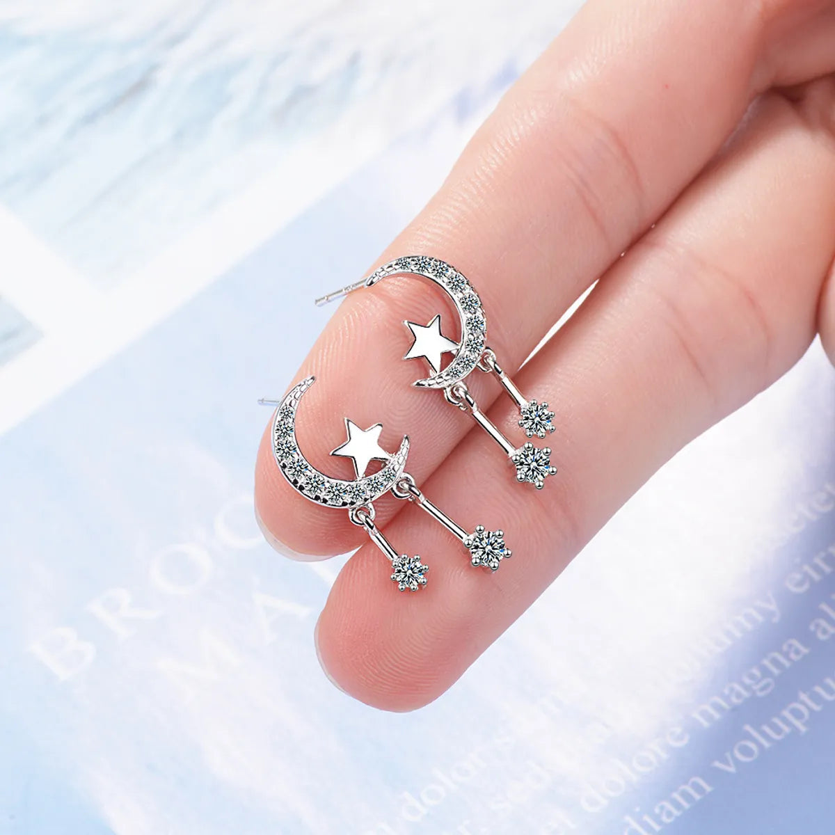 1 Pair Lady Star White Gold Plated Drop Earrings with Zircon Inlay - Elegant & Sparkly!