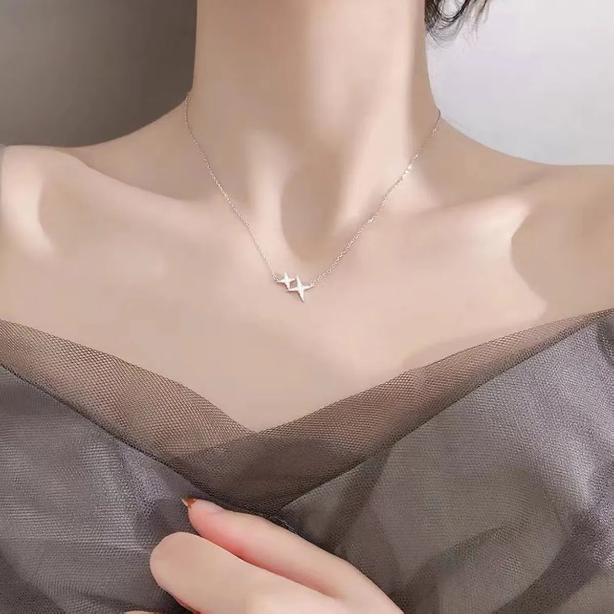 Simple Style Geometric Sterling Silver Inlay Zircon Necklace - Chic & Elegant