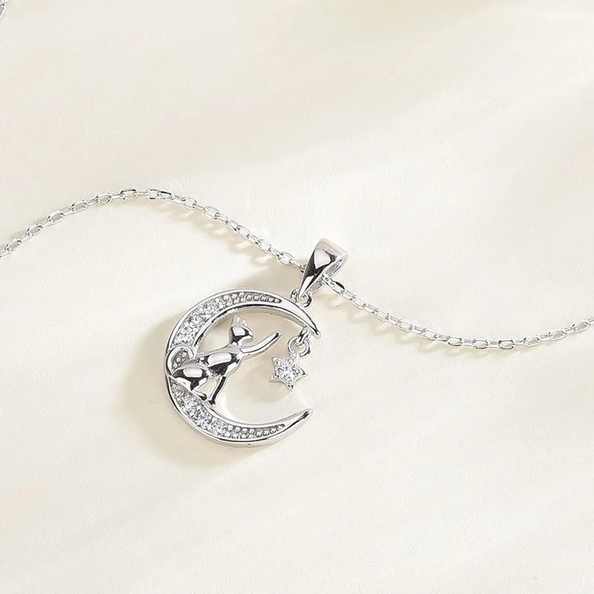 Simple Style Moon Cat Sterling Silver Inlay Zircon Pendant Necklace - Elegant & Trendy Jewelry