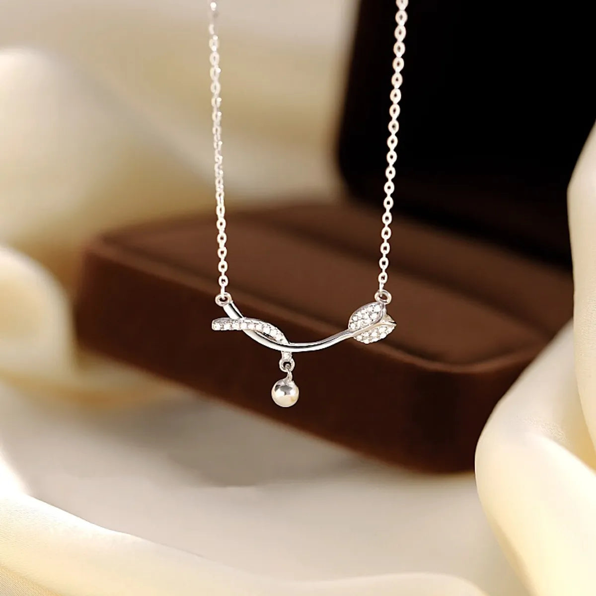 Sterling Silver Flower Inlay Zircon Pendant Necklace for Women