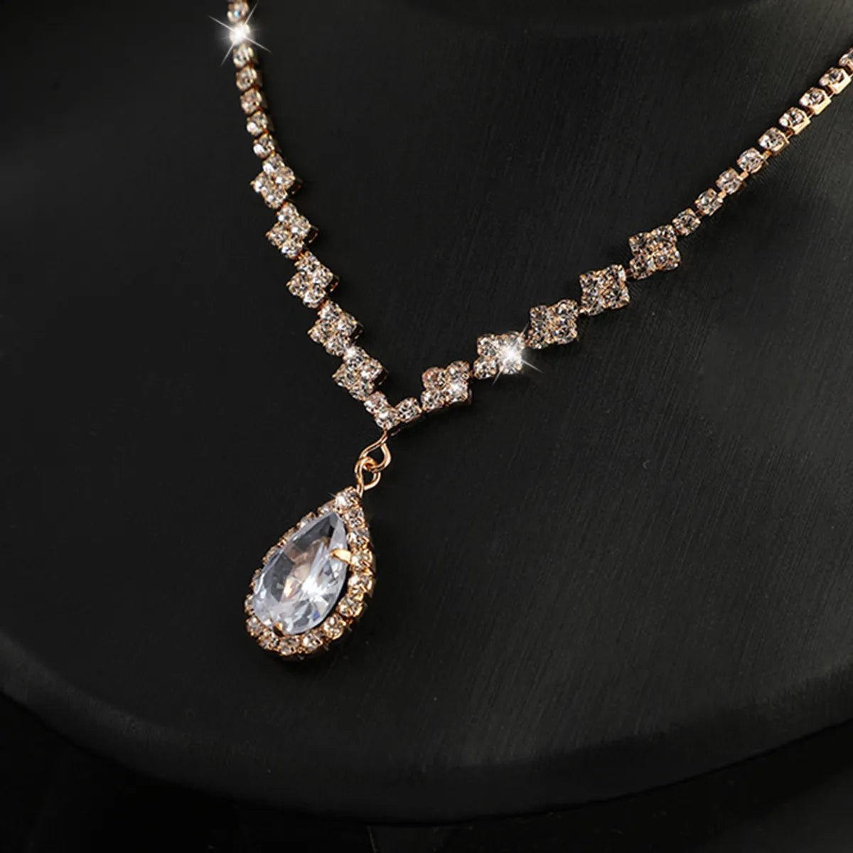 IG Style Shiny Water Droplet Zinc Alloy Rhinestone Jewelry Set – Elegant and Sparkling