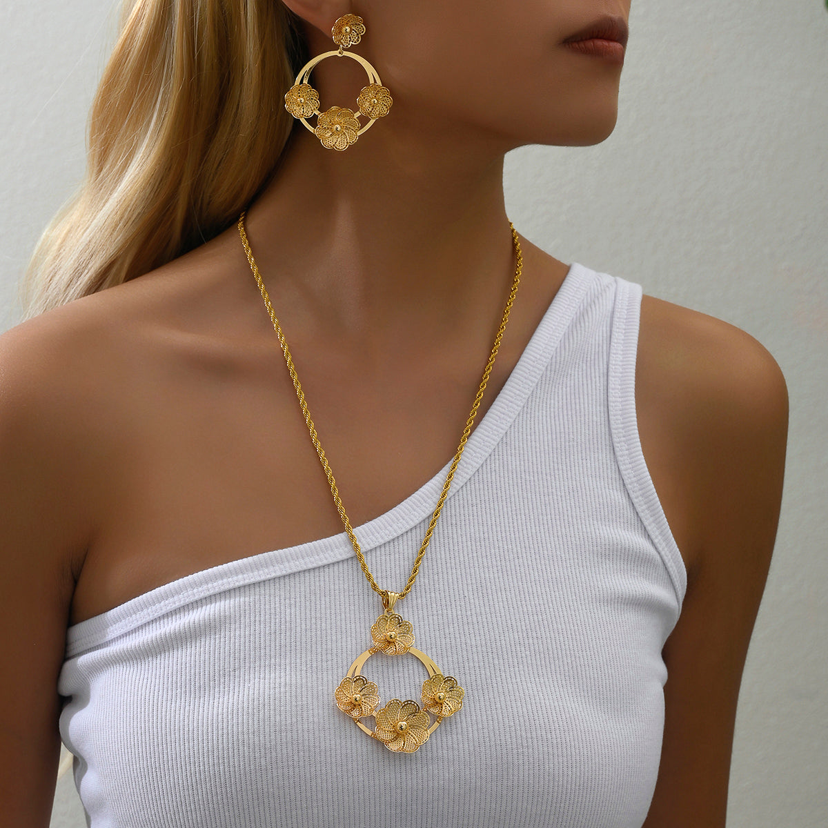 Casual Vintage Style 18K Gold-Plated Flower Jewelry Set for Women | Simple & Elegant Design