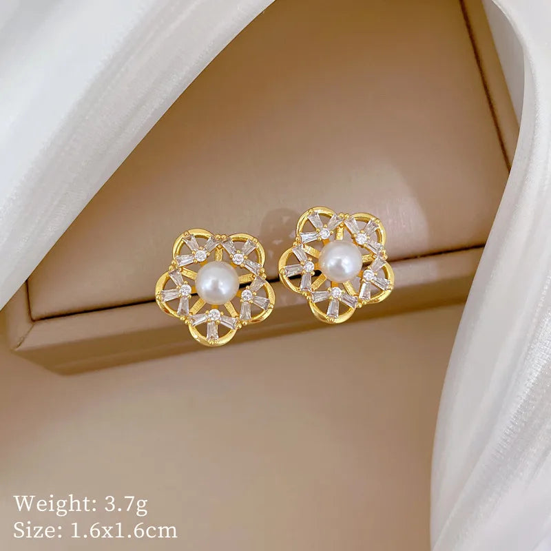 Titanium Steel Copper Gold Plated Hollow Flower Zircon Jewelry Set – Elegant, Luxurious, Simple