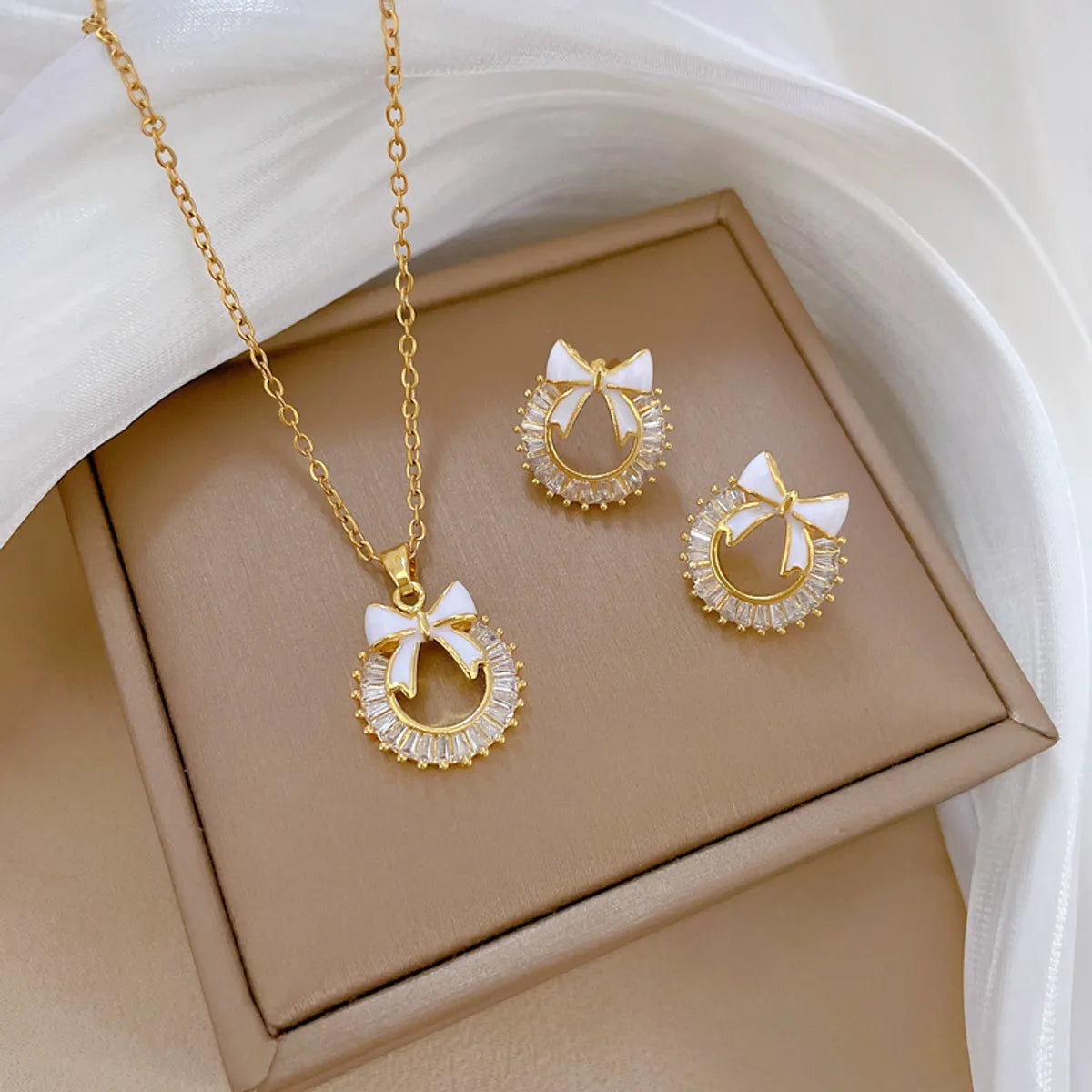 Vintage Style Bow Knot Titanium Steel Jewelry Set with Artificial Gemstones - Gold Plated