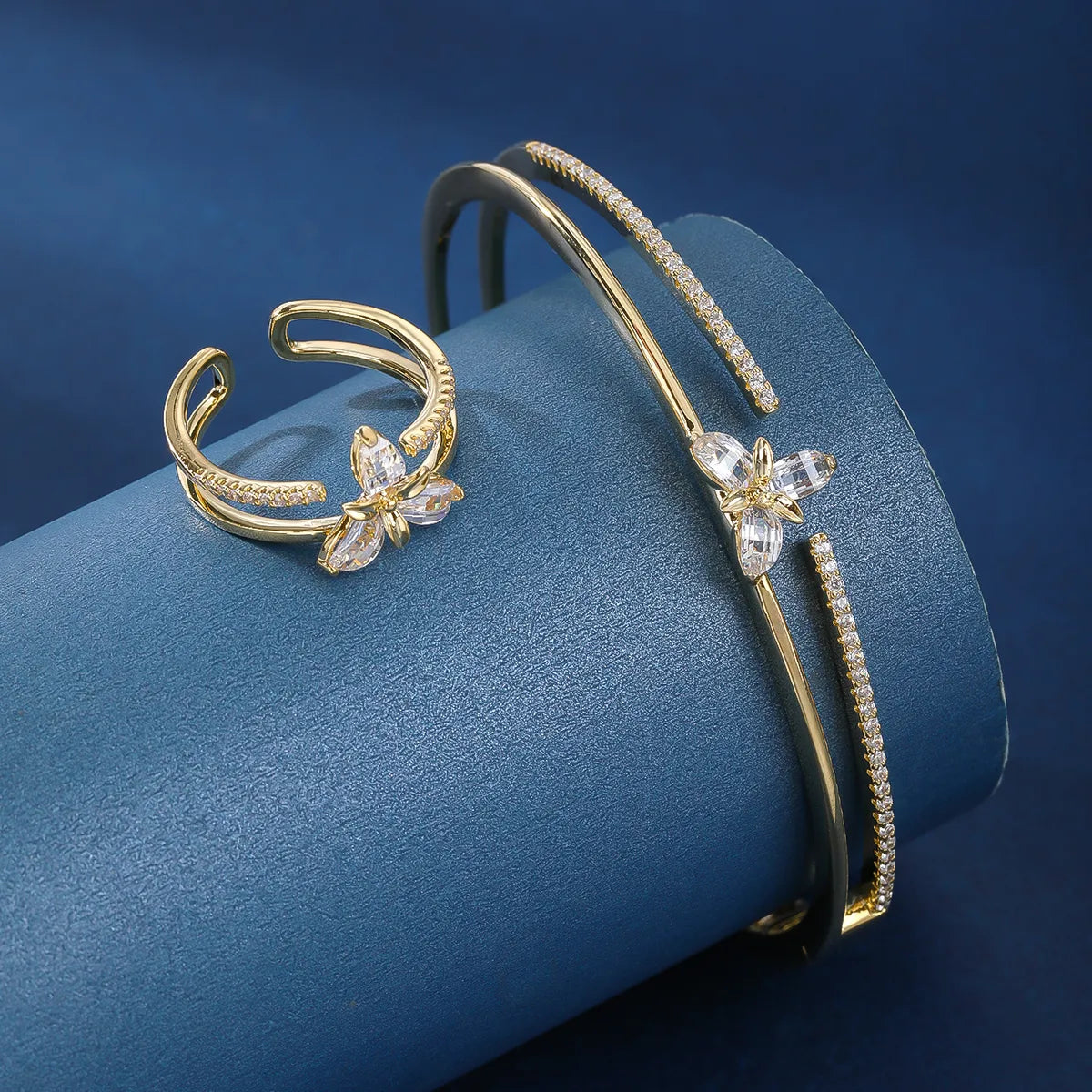 Elegant 14k Gold Plated Zircon Shamrock Ring & Bracelet Set for Women - Stylish & Luxurious