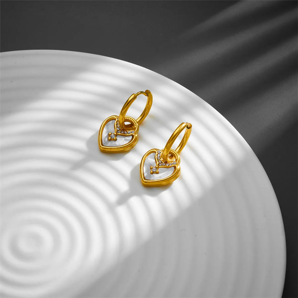 Sweet & Simple Heart-Shaped 18K Gold-Plated Jewelry Set with Acrylic & Rhinestones | Titanium Steel Bracelet, Earrings & Necklace