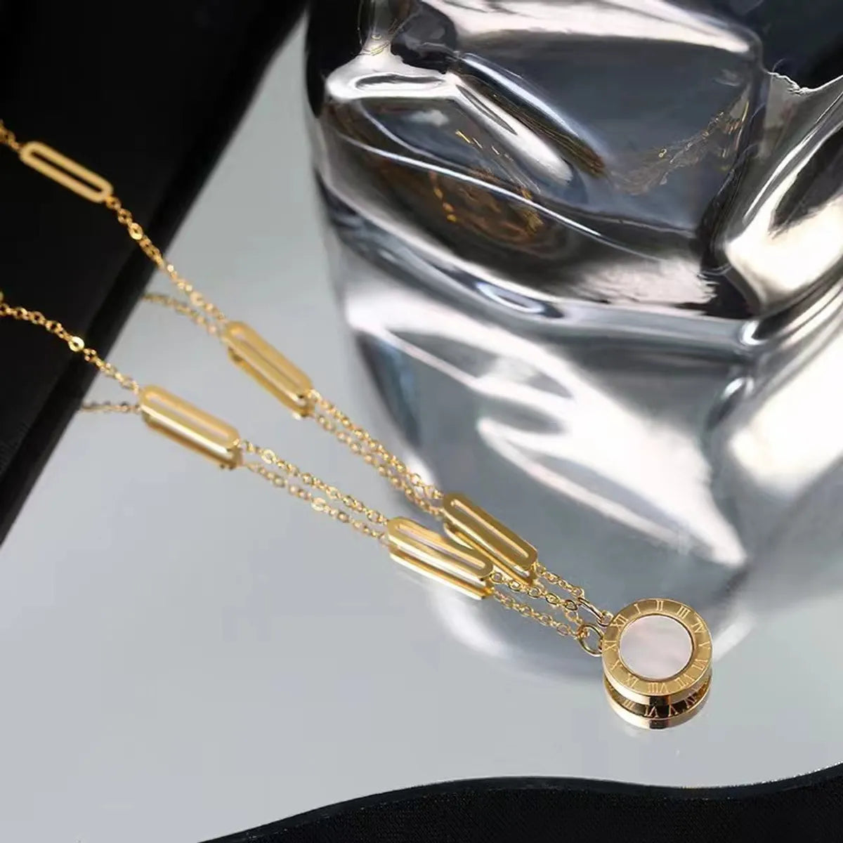Elegant Roman Numeral Black & White Resin Inlay Titanium Steel Jewelry Set