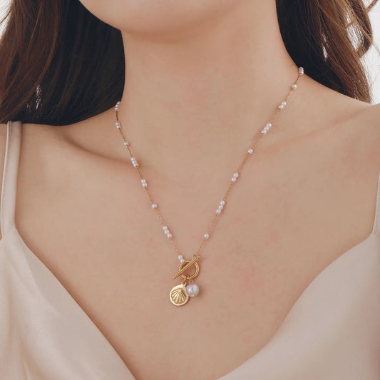Elegant Scallop Pendant Necklace – 18K Gold Plated 304 Stainless Steel