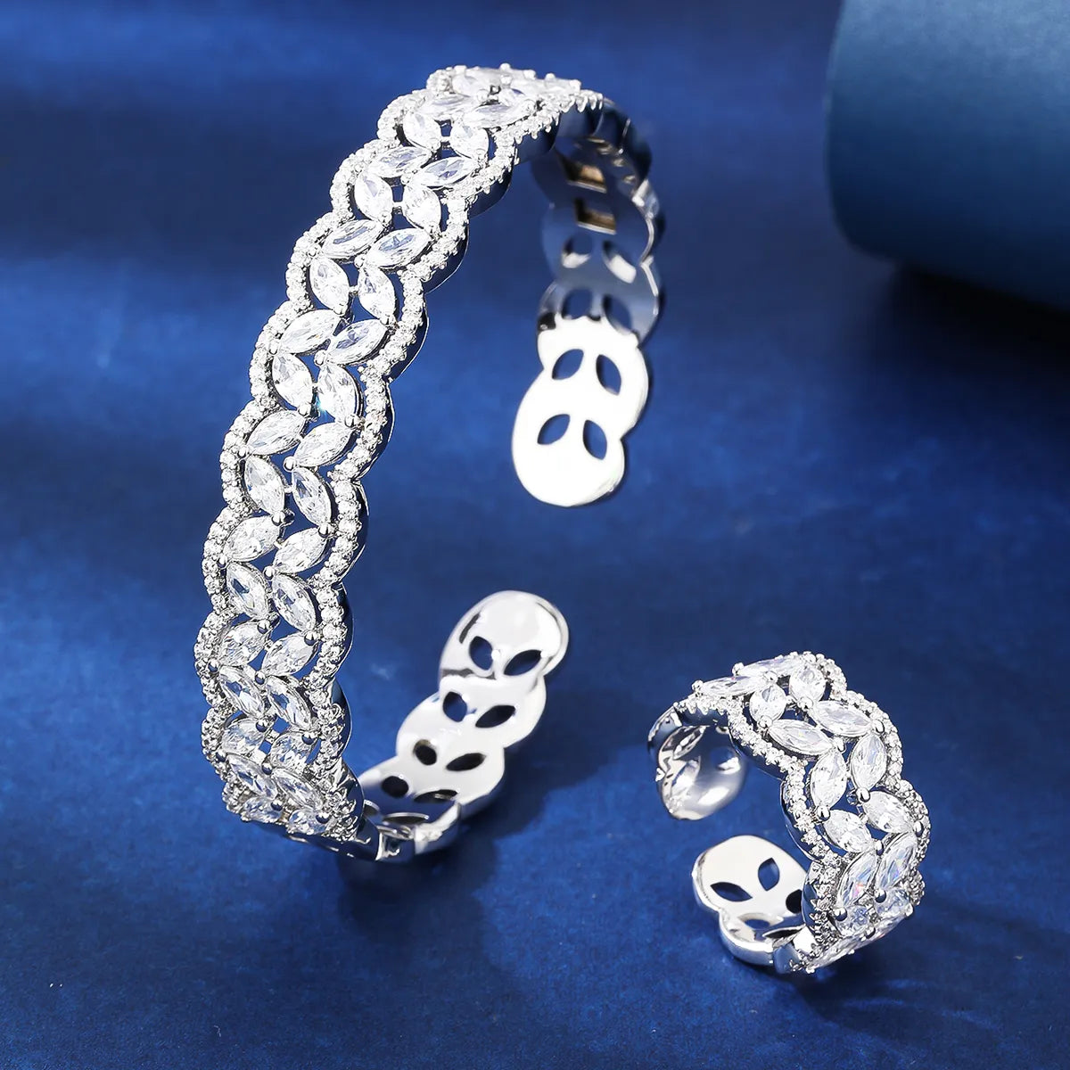 Elegant Silver Leaves Jewelry Set with Zircon Inlay & White Gold Plating – Women's Luxury Set | Dariya Jewelry