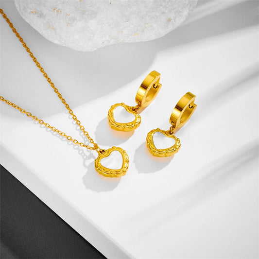 Elegant Heart Shell Earrings & Necklace Set – Titanium Steel Gold-Plated